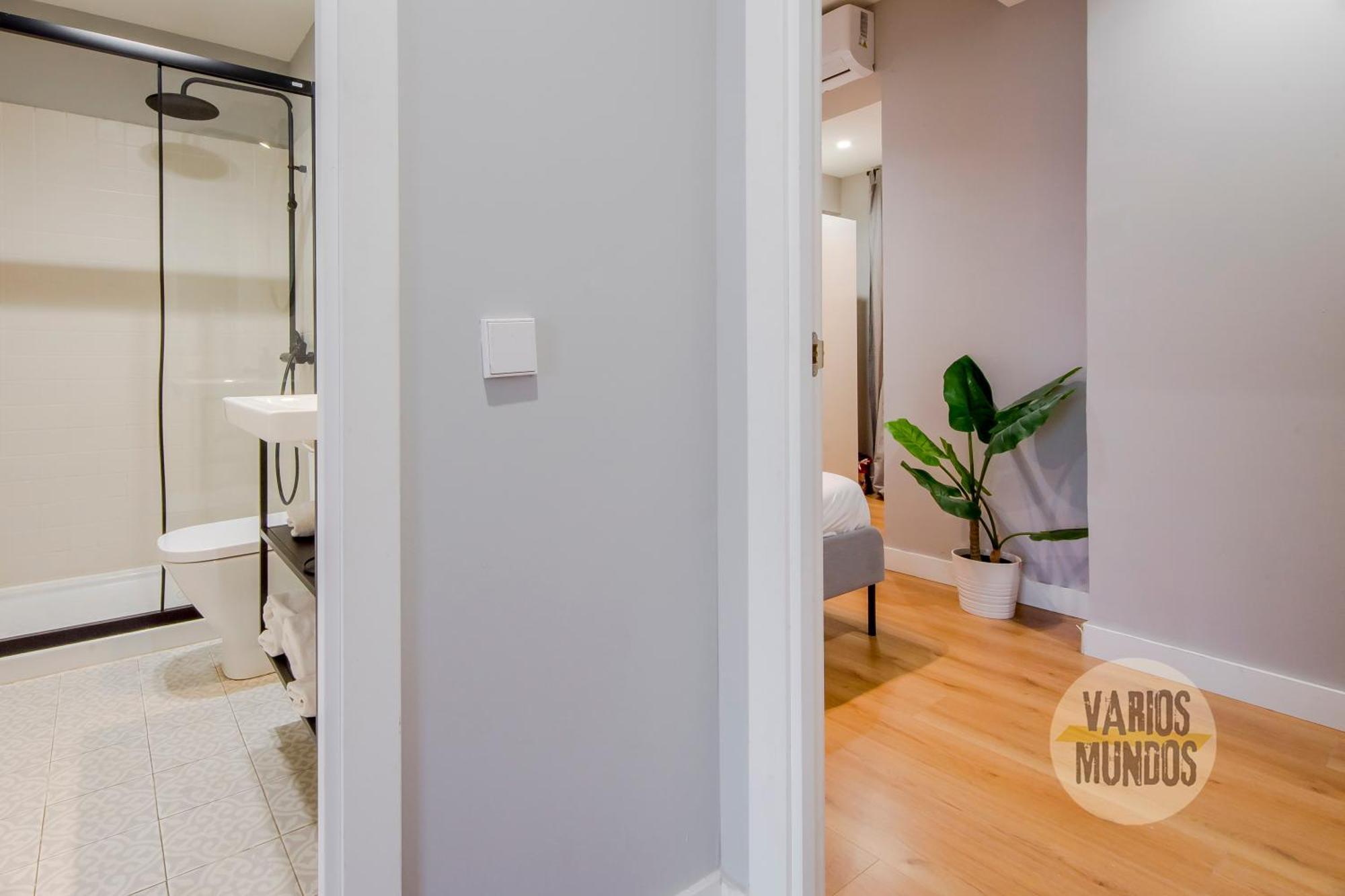 Modern Apt & Cool Interior Design A 20 Metros Del Retiro E1 マドリード エクステリア 写真
