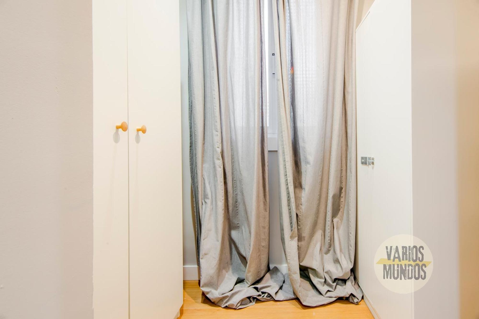Modern Apt & Cool Interior Design A 20 Metros Del Retiro E1 マドリード エクステリア 写真