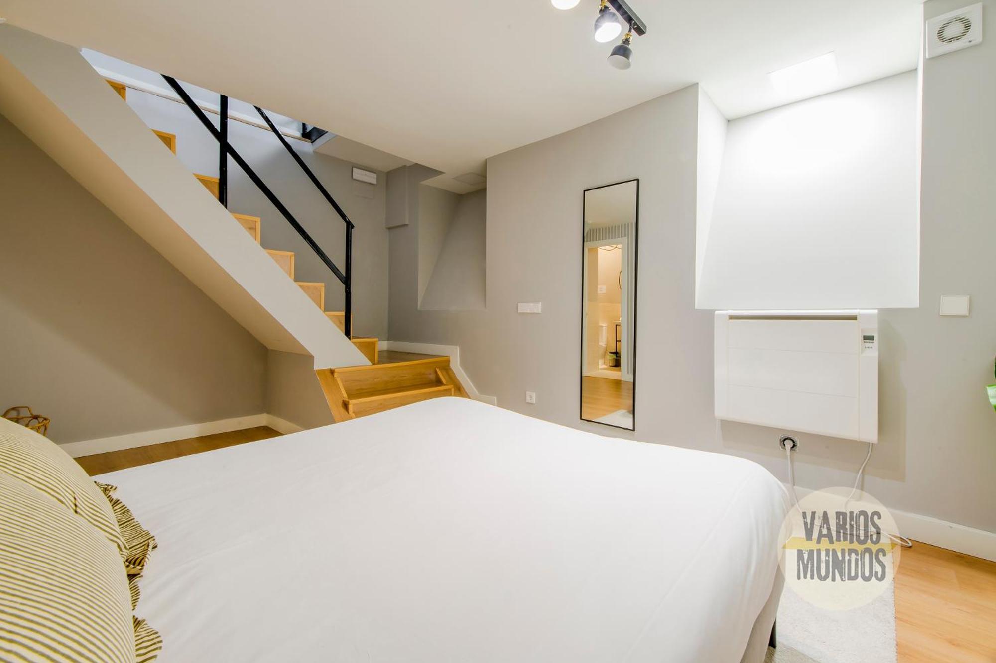 Modern Apt & Cool Interior Design A 20 Metros Del Retiro E1 マドリード エクステリア 写真